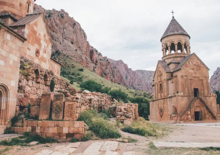 Urlaub im Juni Ideen und Tipps Armenien Kloster