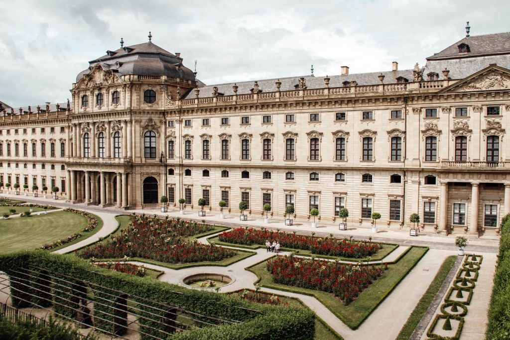 Blick auf den Hofgarten der Residenz Würzburg